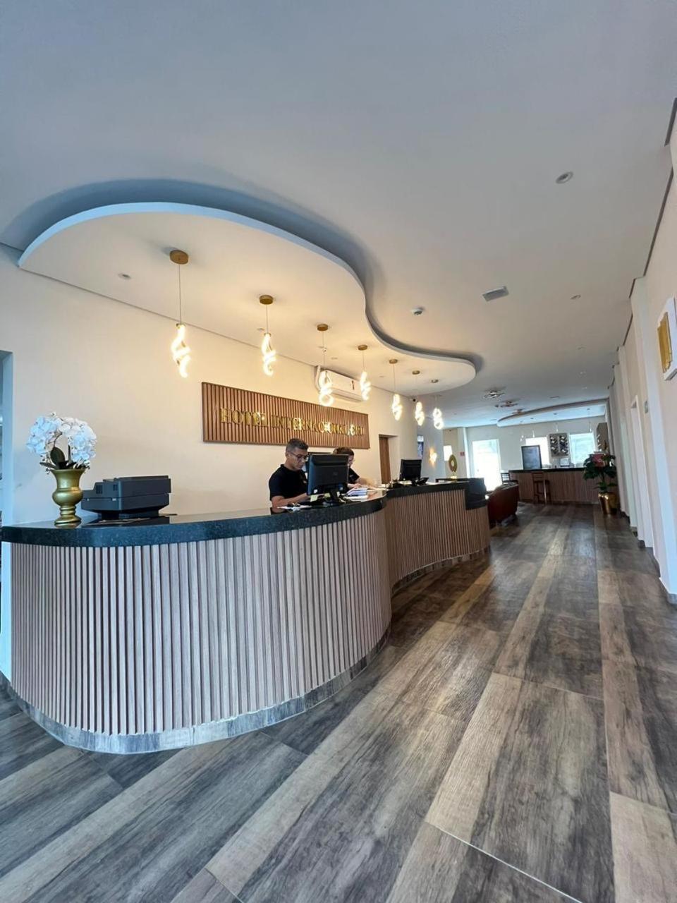 Hotel Internacional גווארולוס מראה חיצוני תמונה